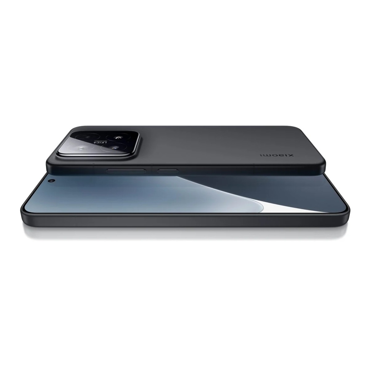 Czarny smartfon z wybrzuszeniem aparatu, leżący na ekranie, pokazujący logo Leica.