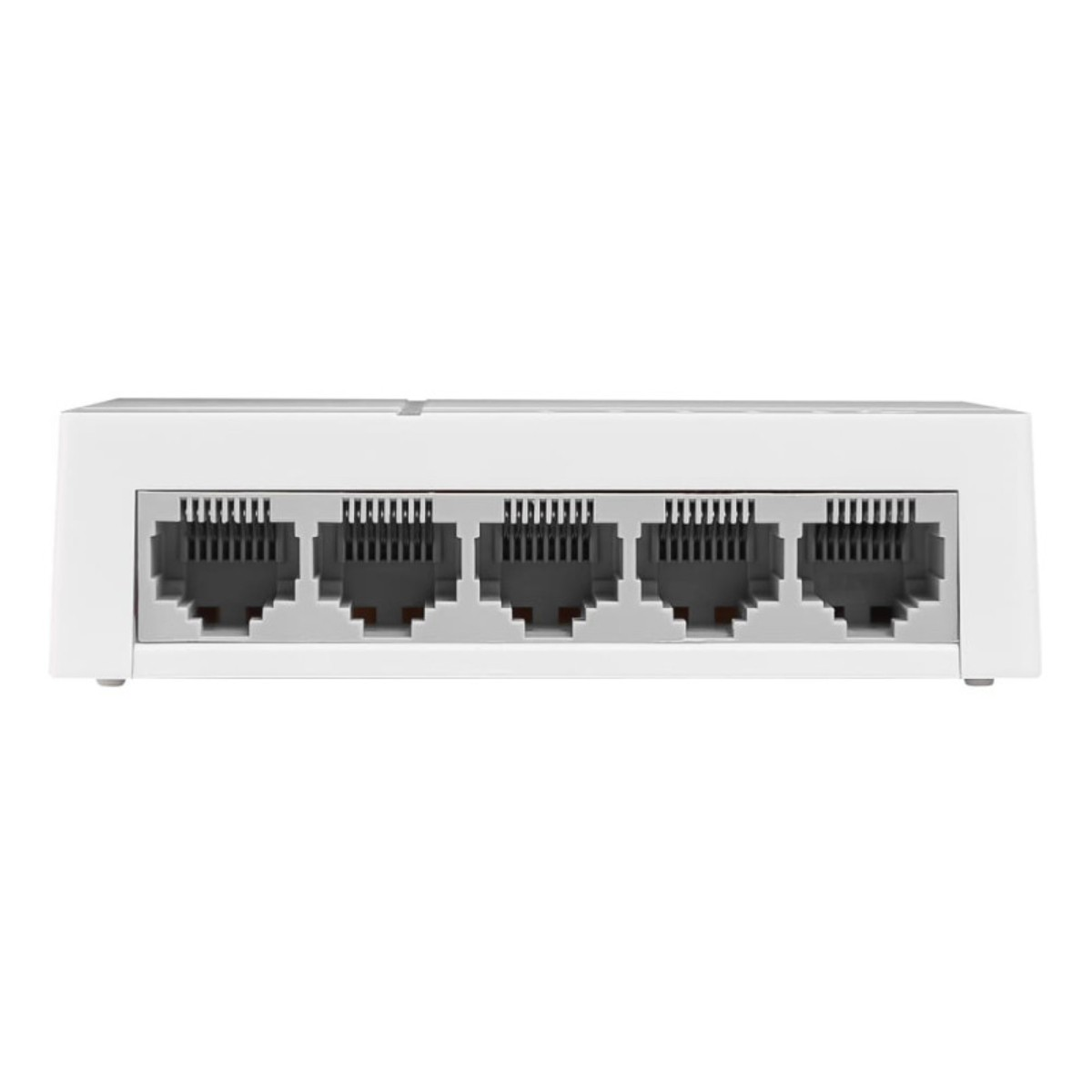 Un conmutador de red blanco con cinco puertos Ethernet, visto desde el frente.