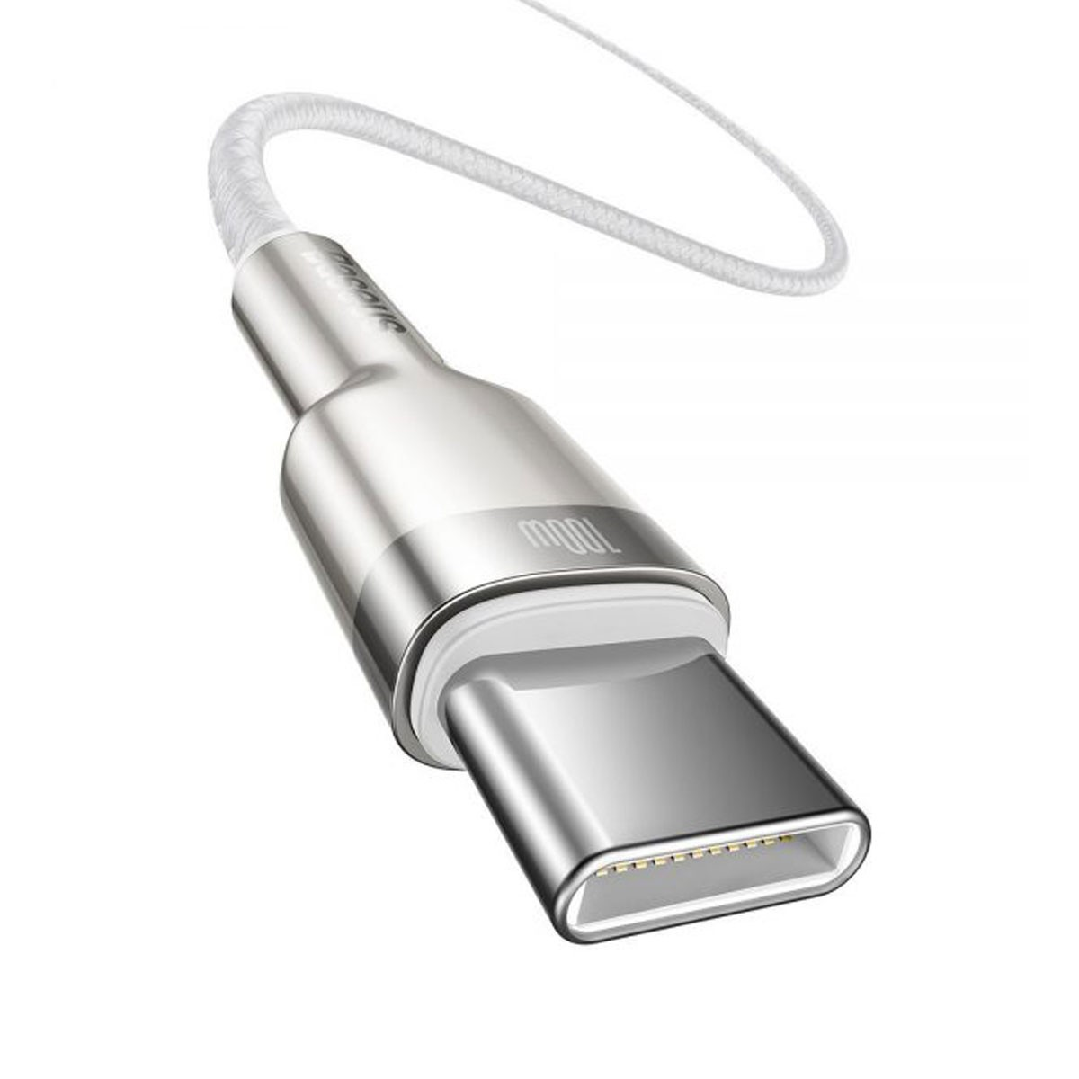 Un cable USB-C con la marca Baseus está conectado a una laptop.