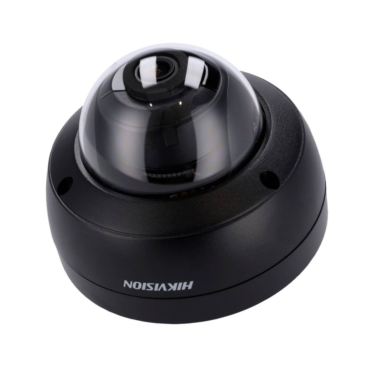 Zwarte beveiligingscamera met een koepel. De merknaam is Hikvision.