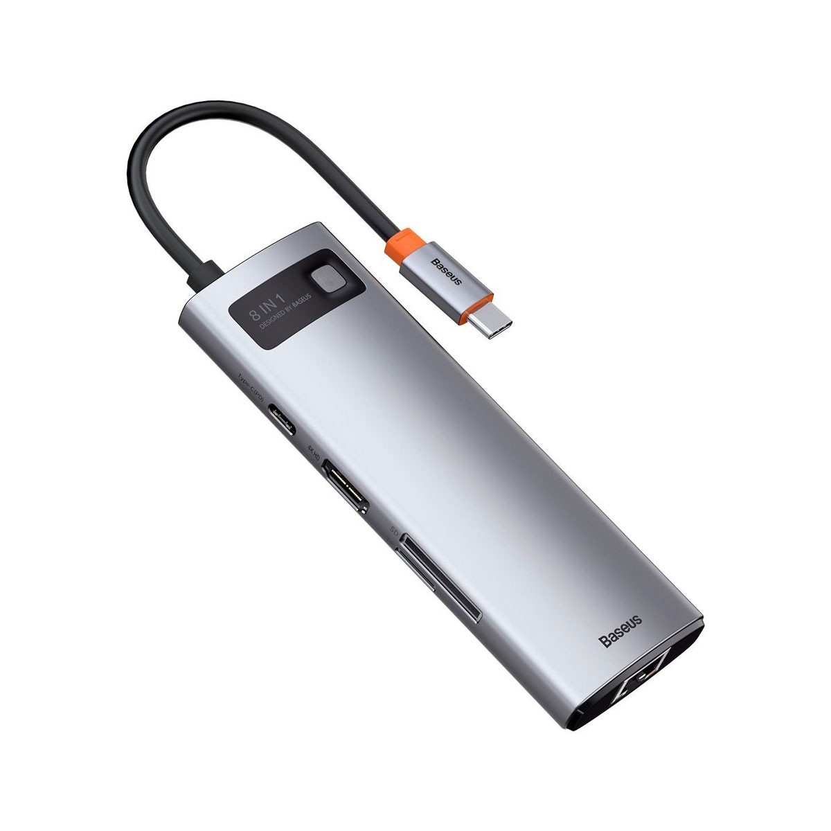 Srebrny hub USB-C z wieloma portami. Podłączony do kabla i złącza USB-C.