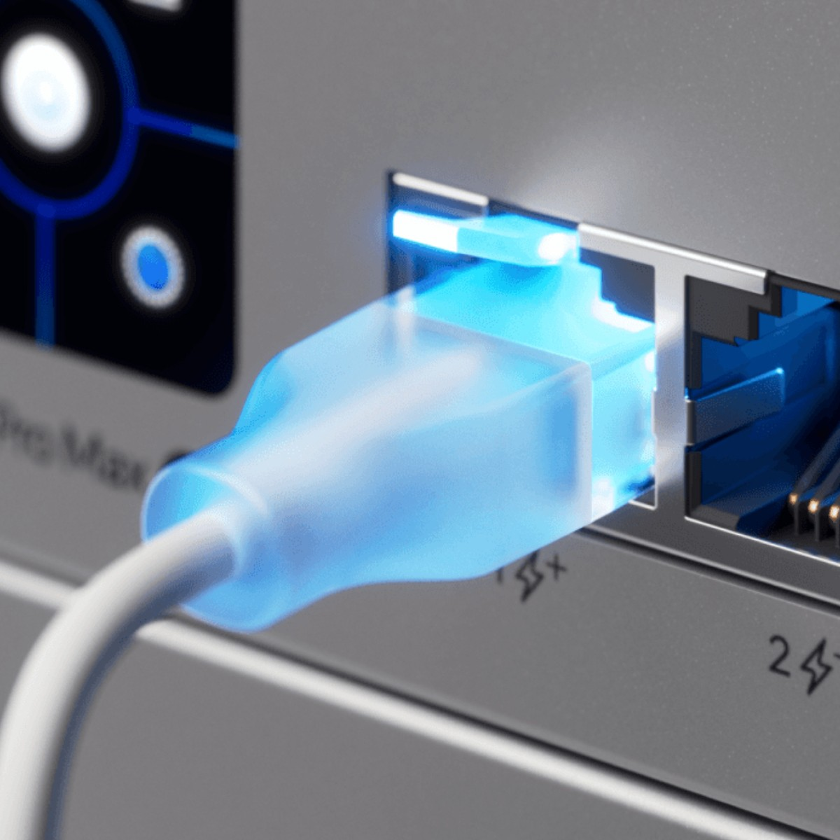 Niebieski kabel Ethernet podłączony do przełącznika sieciowego z niebieskim światłem.