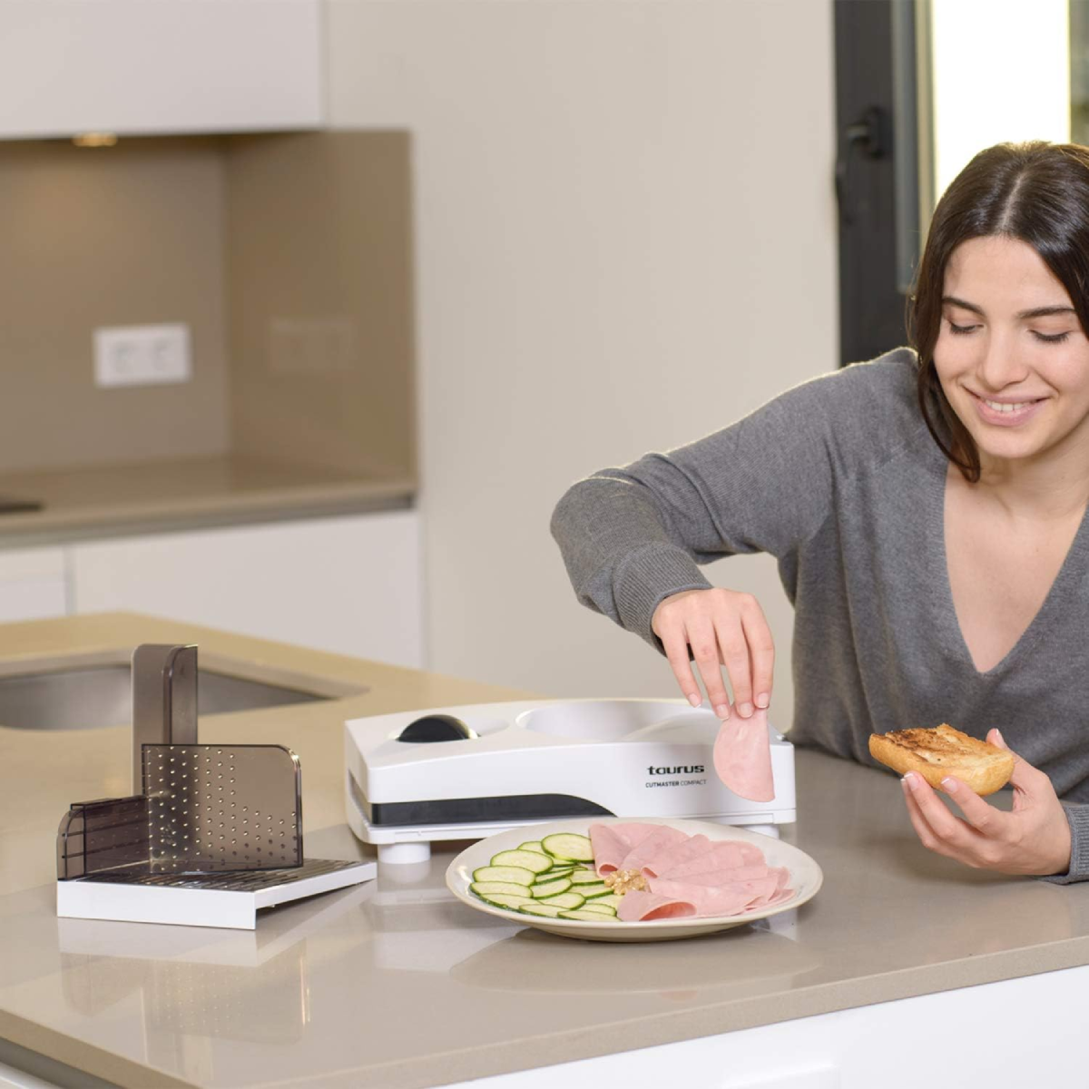 Rebanador de Embutidos y Fiambres Taurus Cutmaster 1500W