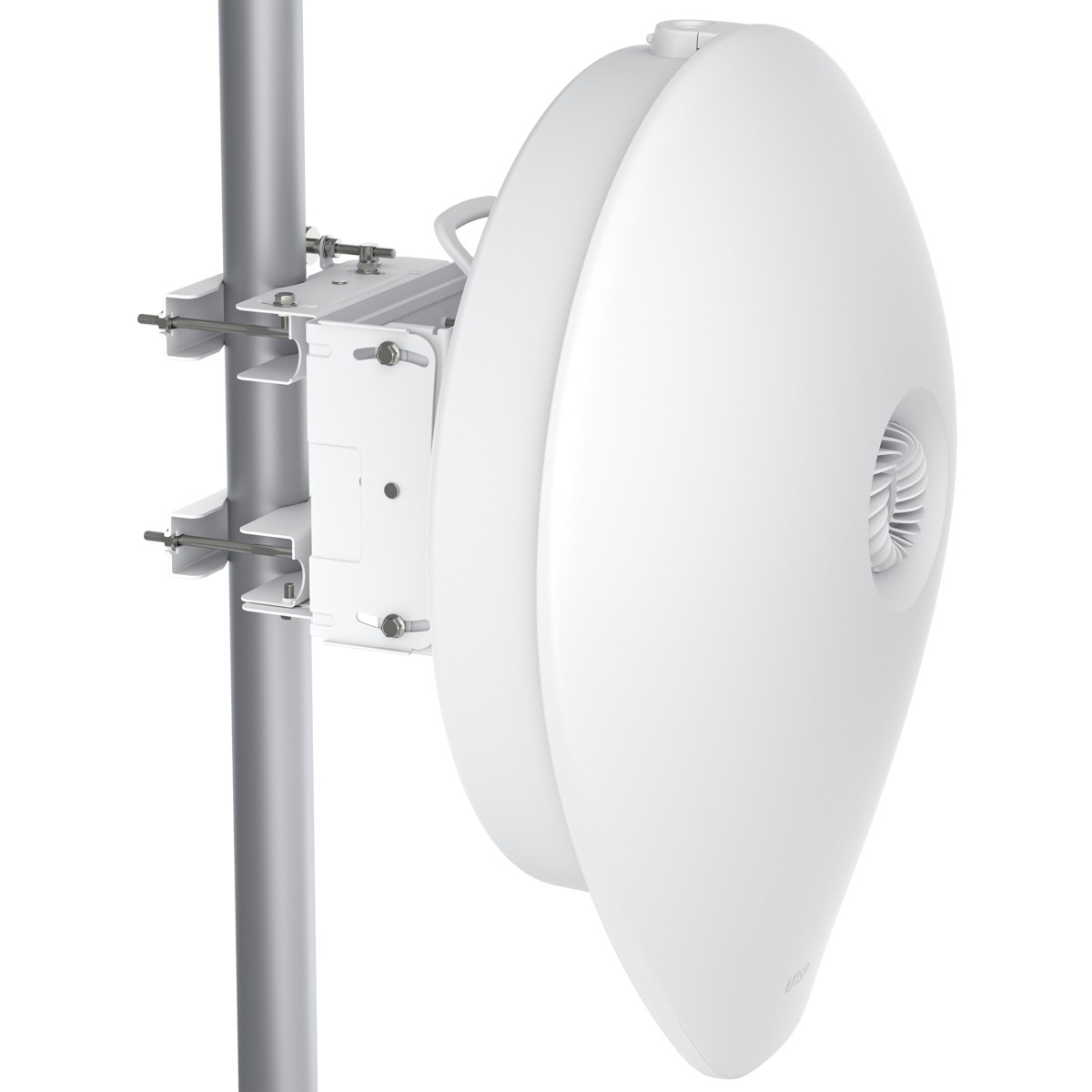 Weiße Antenne an einem Mast montiert, mit Halterungen. Der Hintergrund ist weiß.