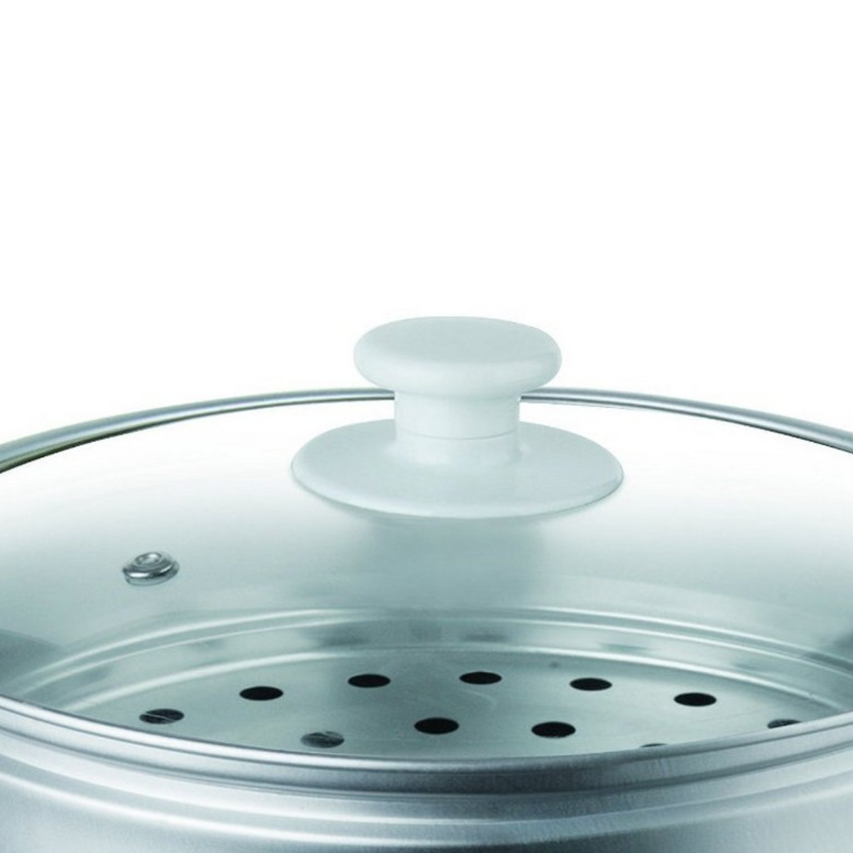 Zbliżenie przezroczystej szklanej pokrywy z białym pokrętłem na metalowym parowarze.