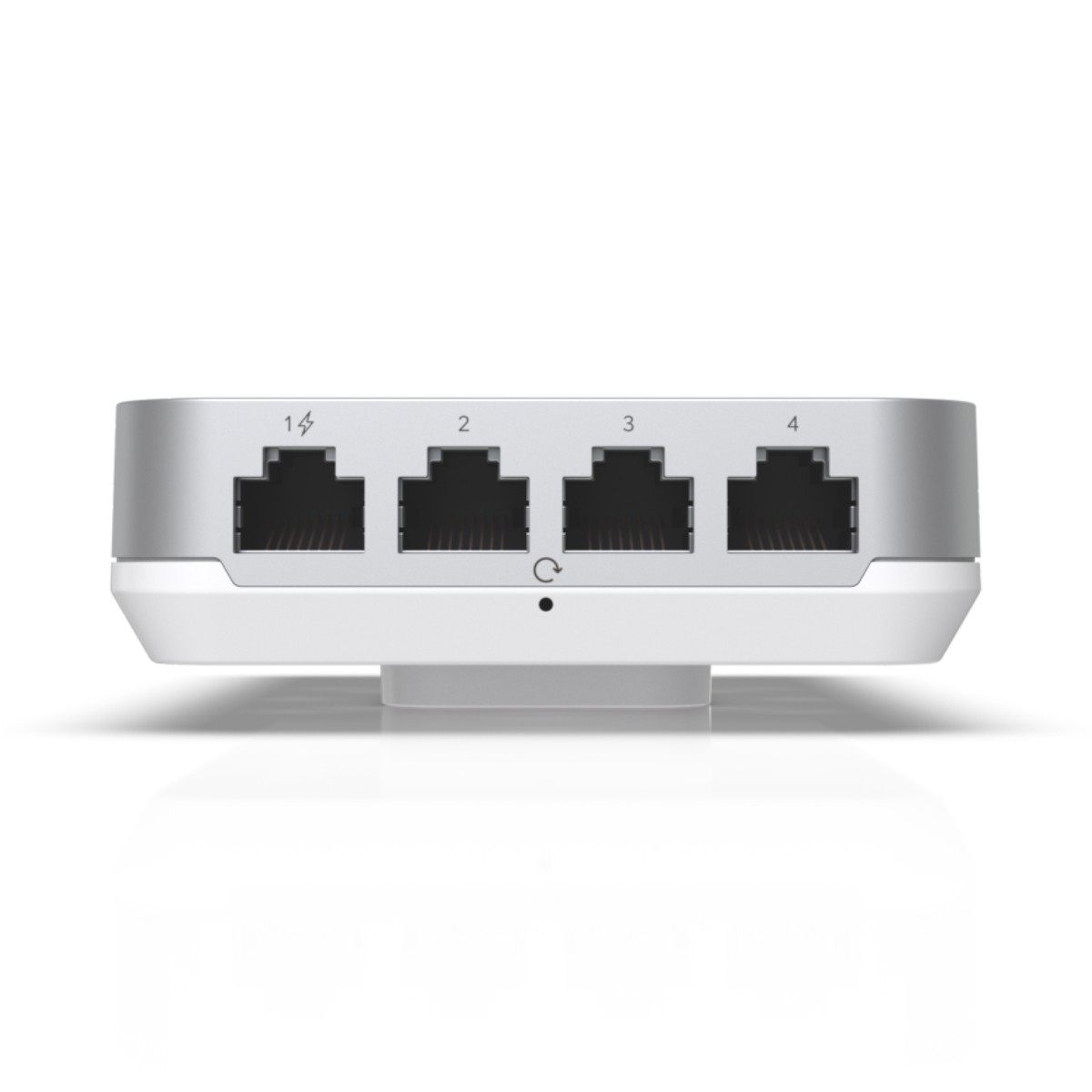 Un dispositivo bianco con quattro porte Ethernet. Il dispositivo è su sfondo bianco e ha un pulsante di reset.