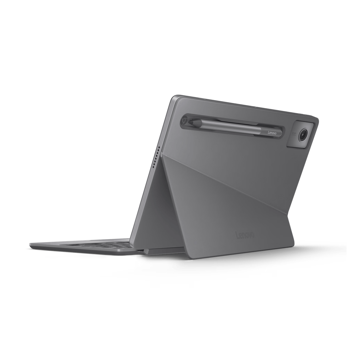 Tablet grigio con supporto e stilo collegati, logo Lenovo, sfondo nero.