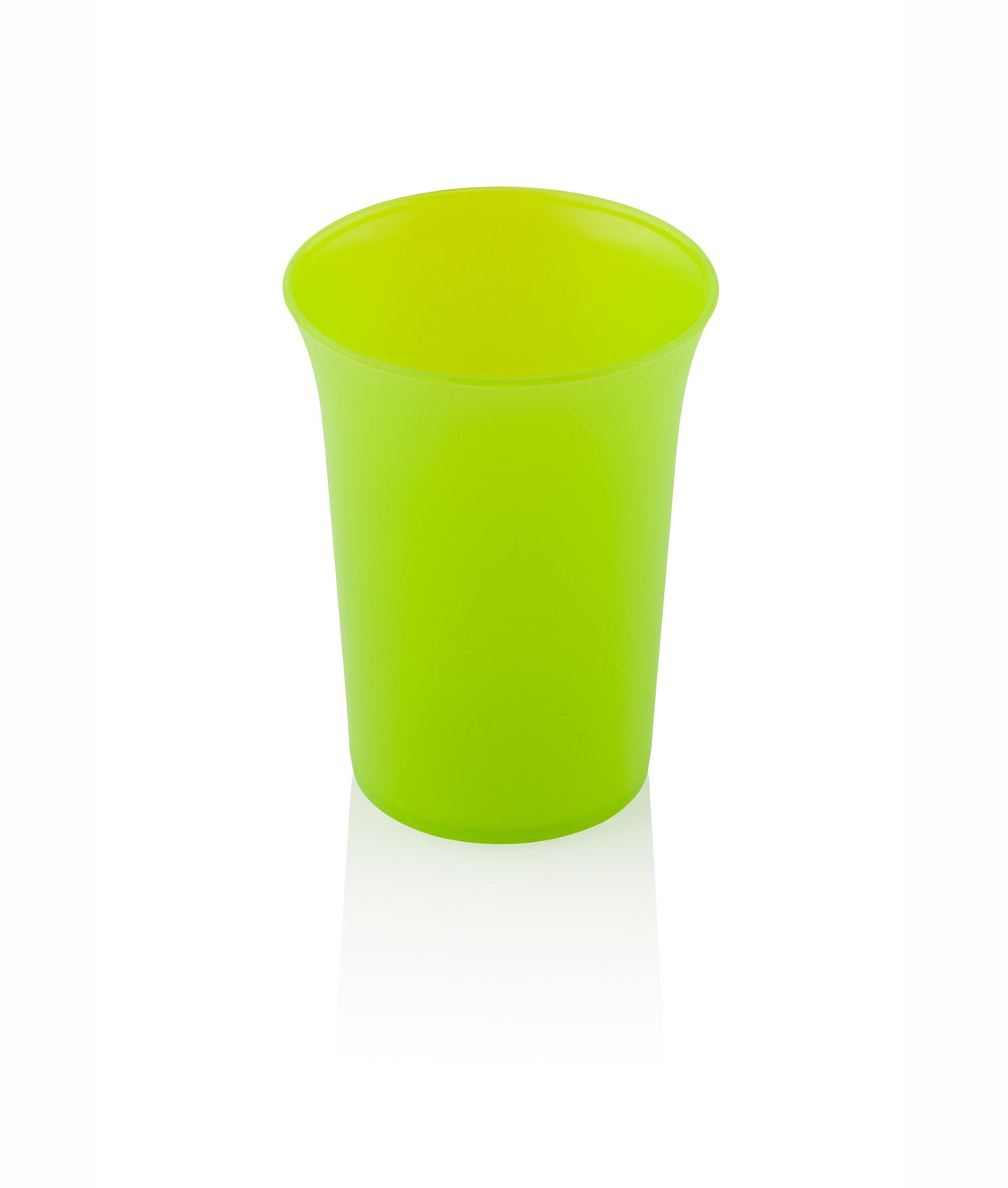 Grüner, durchscheinender Plastikbecher. Er hat einen geschwungenen oberen Rand und eine abgerundete Basis.