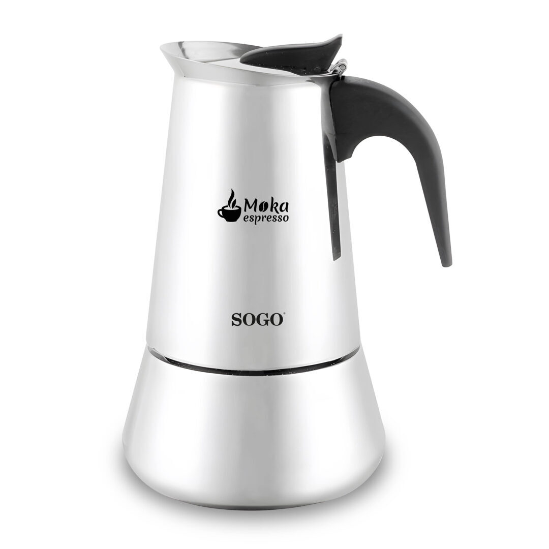 Una cafetera SOGO Moka plateada con asa y tapa negras, sobre fondo blanco.