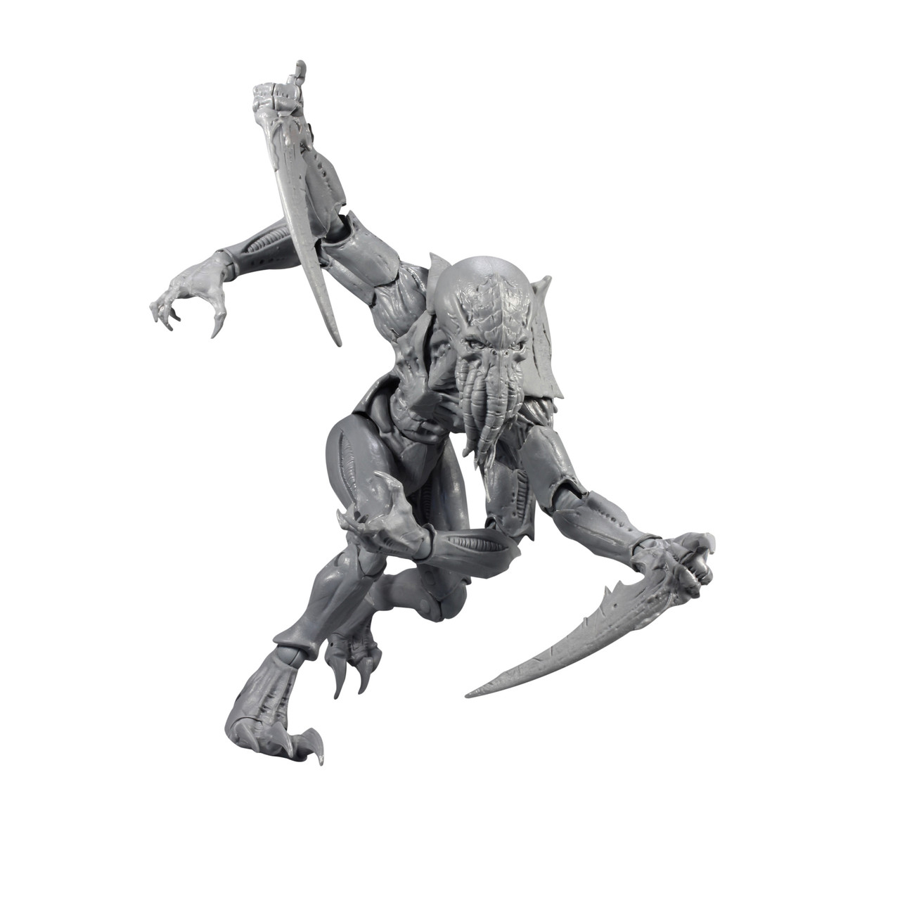 Graue Monsterfigur mit Klingen und bedrohlicher Pose.