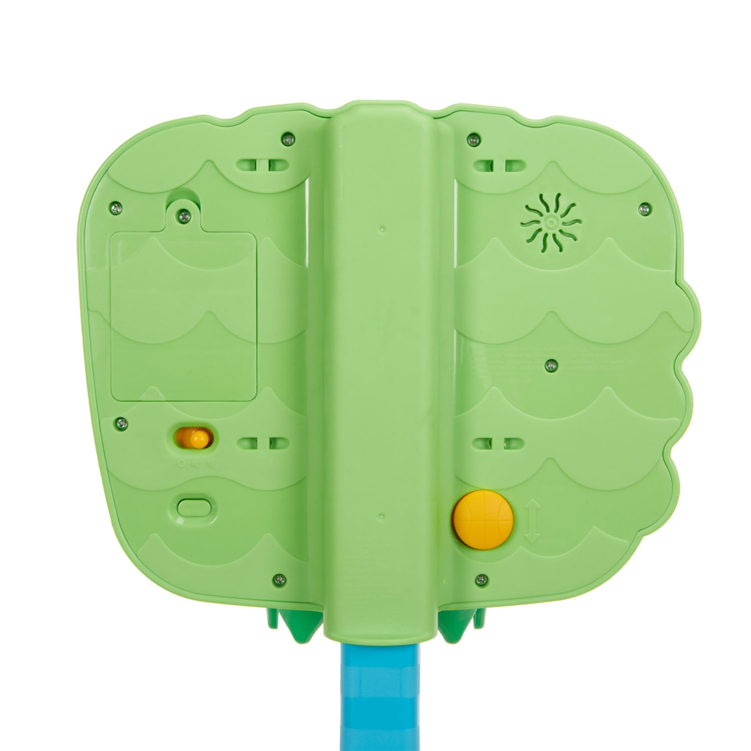 Parte trasera de un juguete de árbol verde con botones, un altavoz y un interruptor.