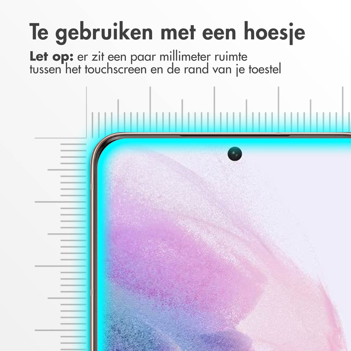 Écran de téléphone avec protecteur, une règle montre l'espace entre l'écran et la coque.