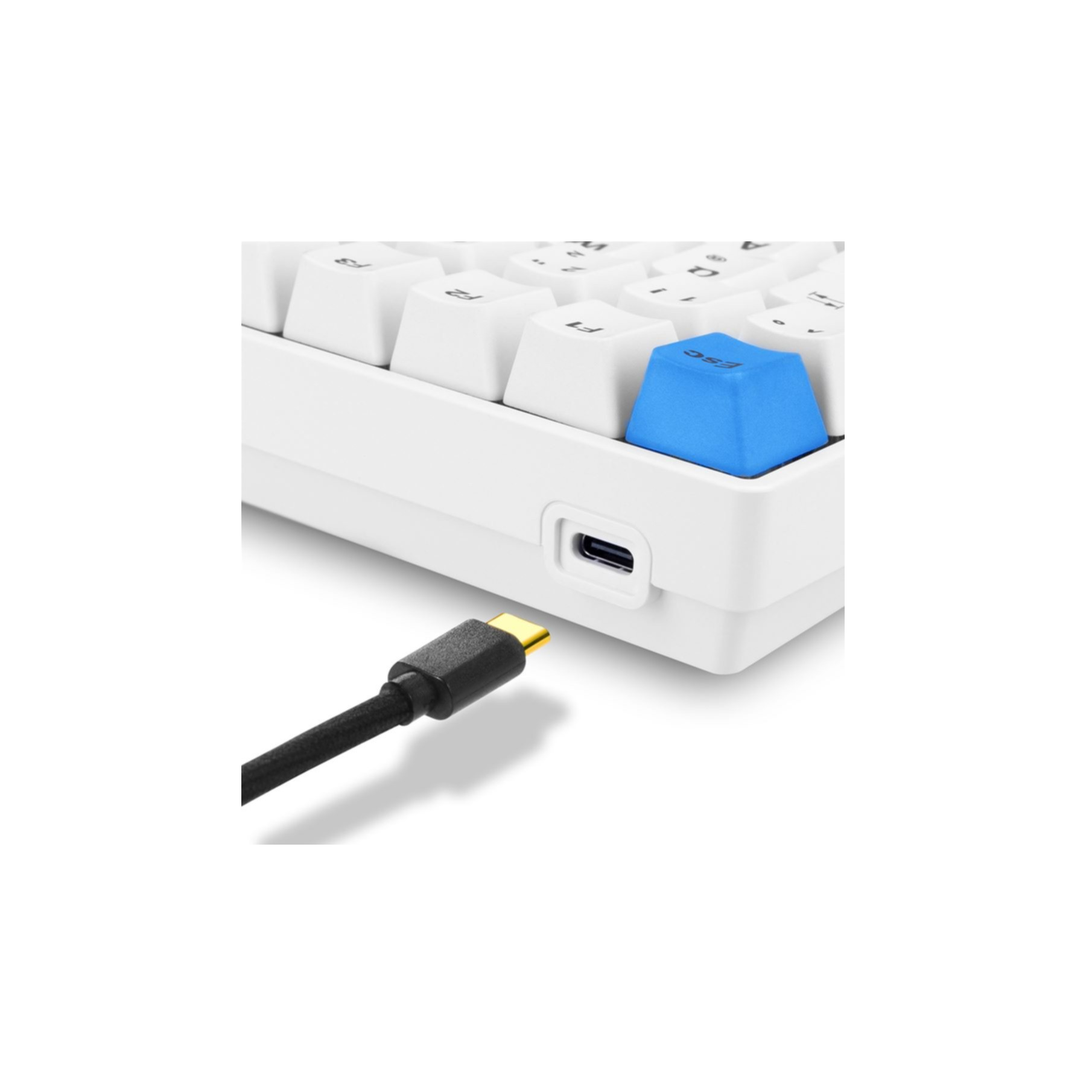 Biała klawiatura z niebieskim klawiszem ESC i kablem USB-C.