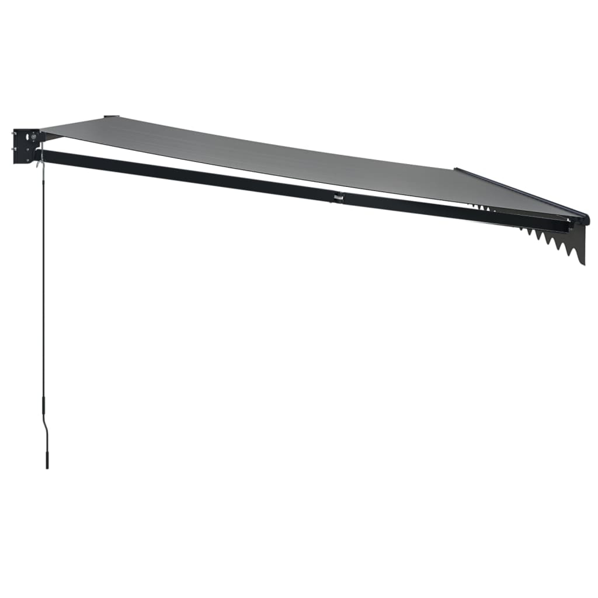 Schwarze Markise an einer Wand befestigt. Sie ist ausgefahren und zeigt den Stoff.