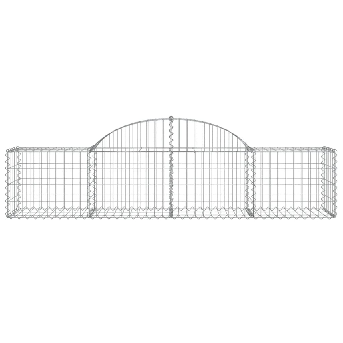Eine lange, gewölbte Gabionenwand aus Metallgitter.