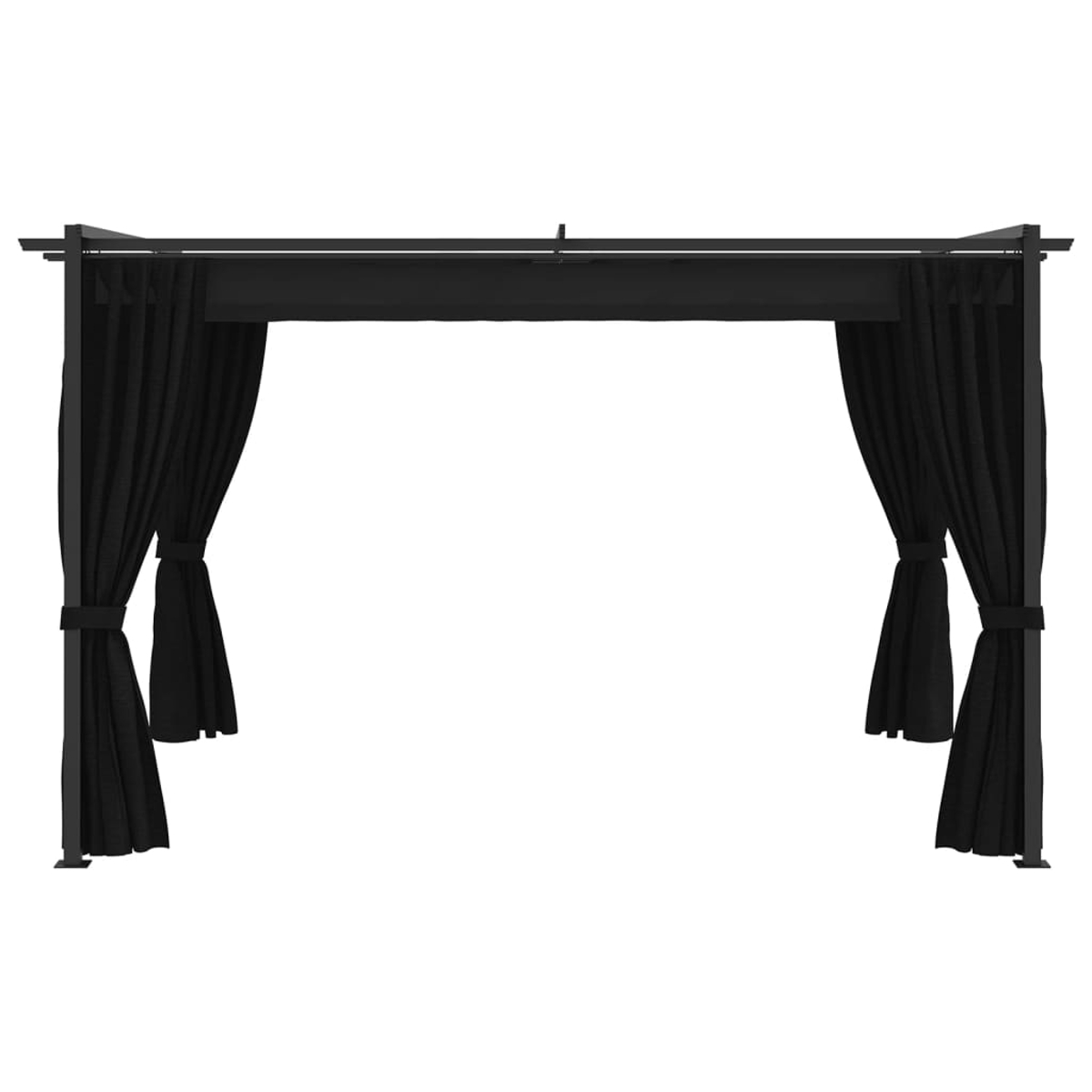 Eine schwarze Pergola mit zurückgebundenen schwarzen Vorhängen, die einen schattigen Außenbereich schaffen.