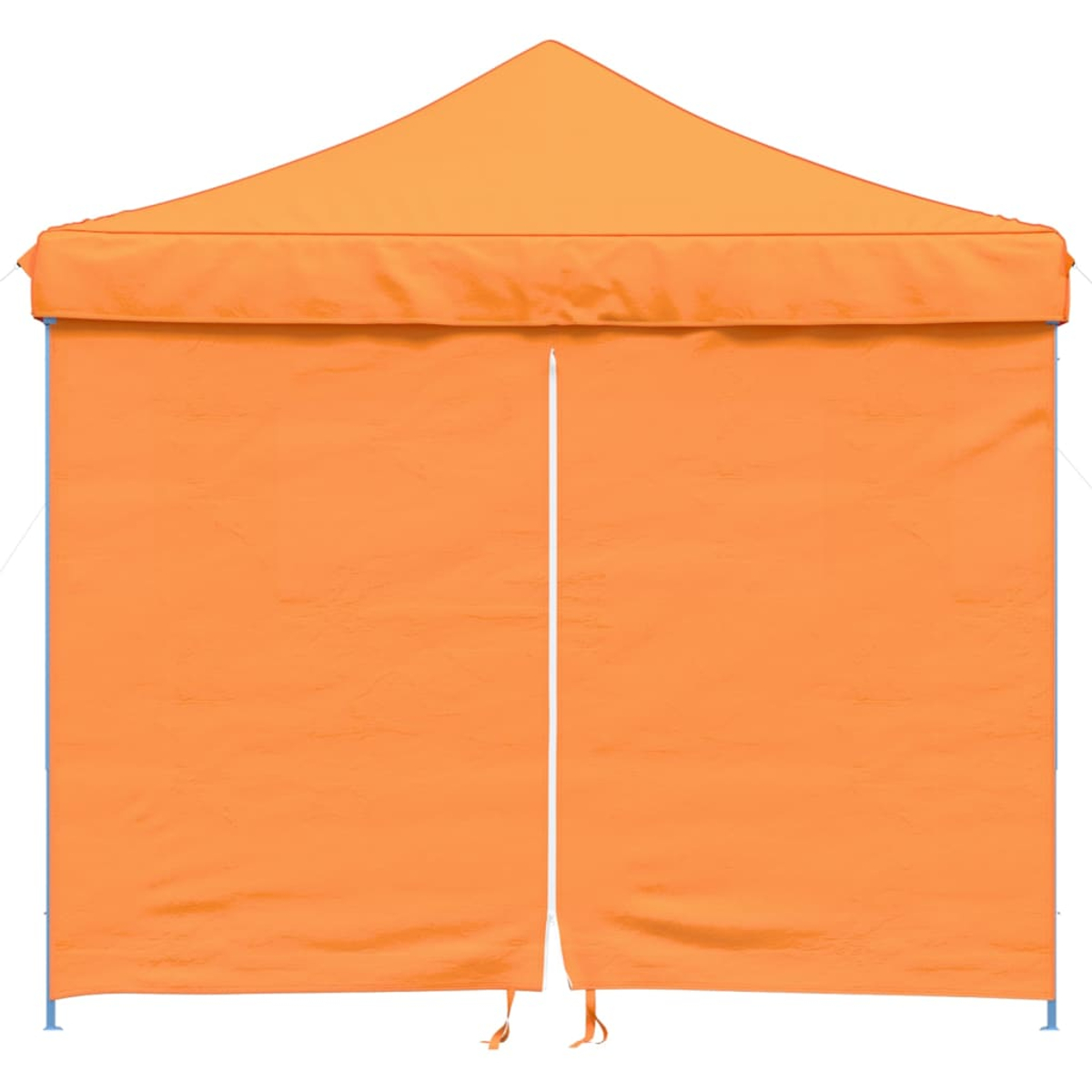 Orangener Zelt mit geschlossenem Eingang. Weißer Hintergrund.