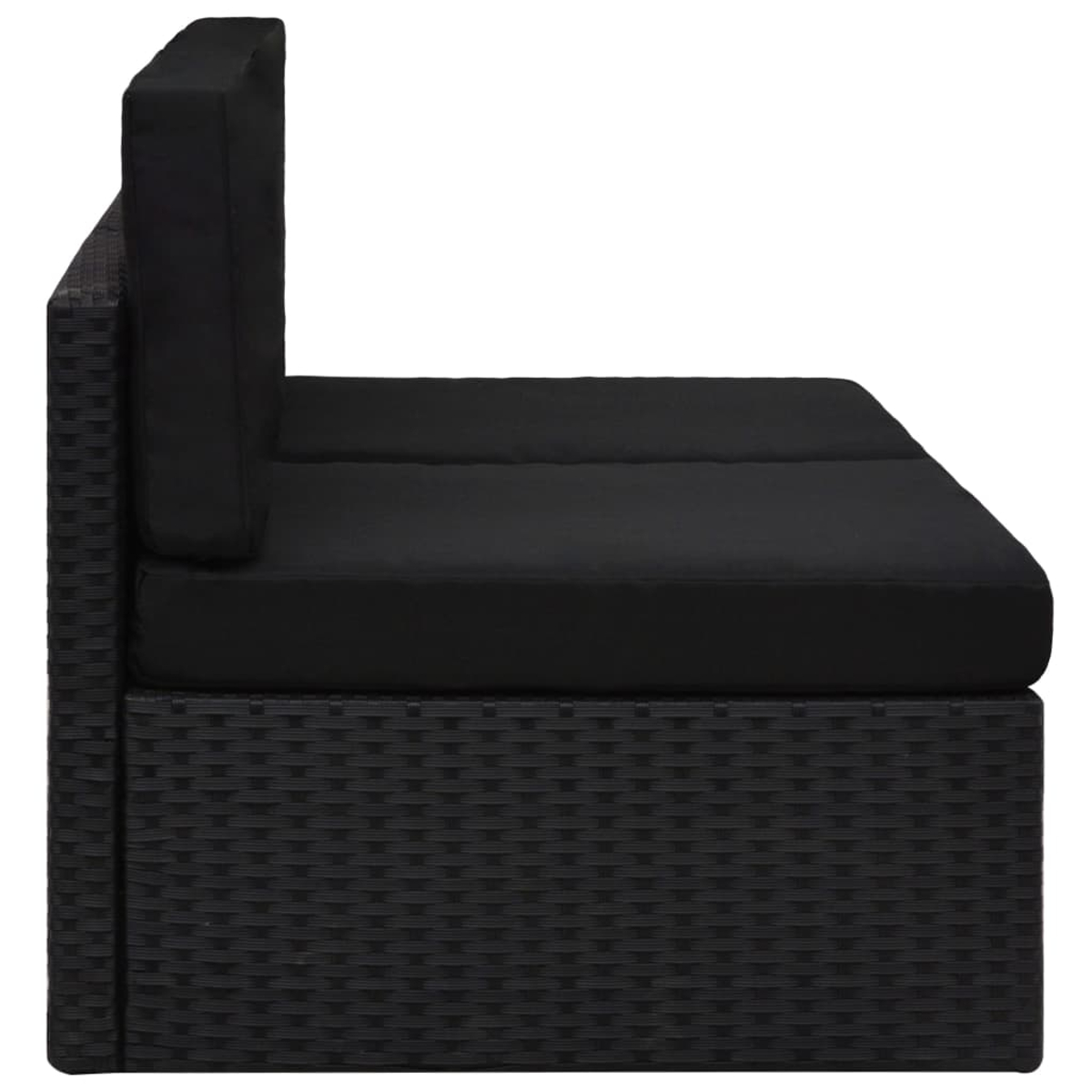 Seitenprofil eines schwarzen Ecksofas aus Korbgeflecht mit schwarzen Kissen, zeigt ein Eckdesign.