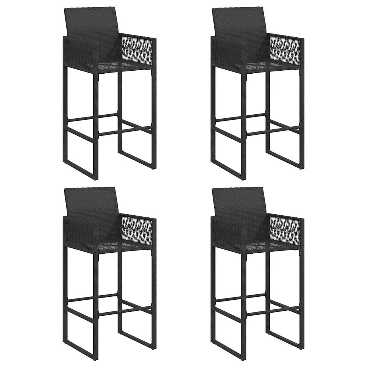 Quattro sgabelli da bar in vimini nero con gambe quadrate in metallo e schienale, ambiente vuoto.