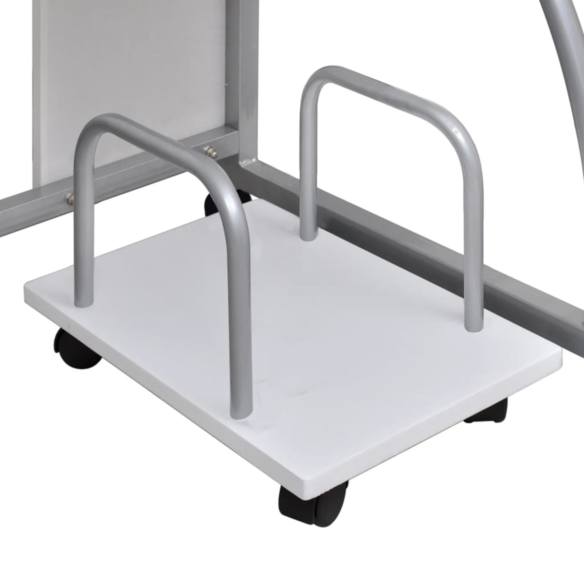 Weißer rollender Computerständer. Enthält eine weiße Basis, schwarze Räder und silberne Griffe.