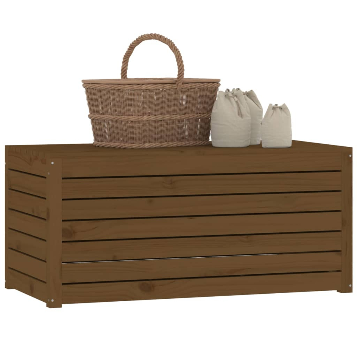 Eine braune Holzkiste. Es hat einen Korb und Taschen oben drauf. Latten-Design.