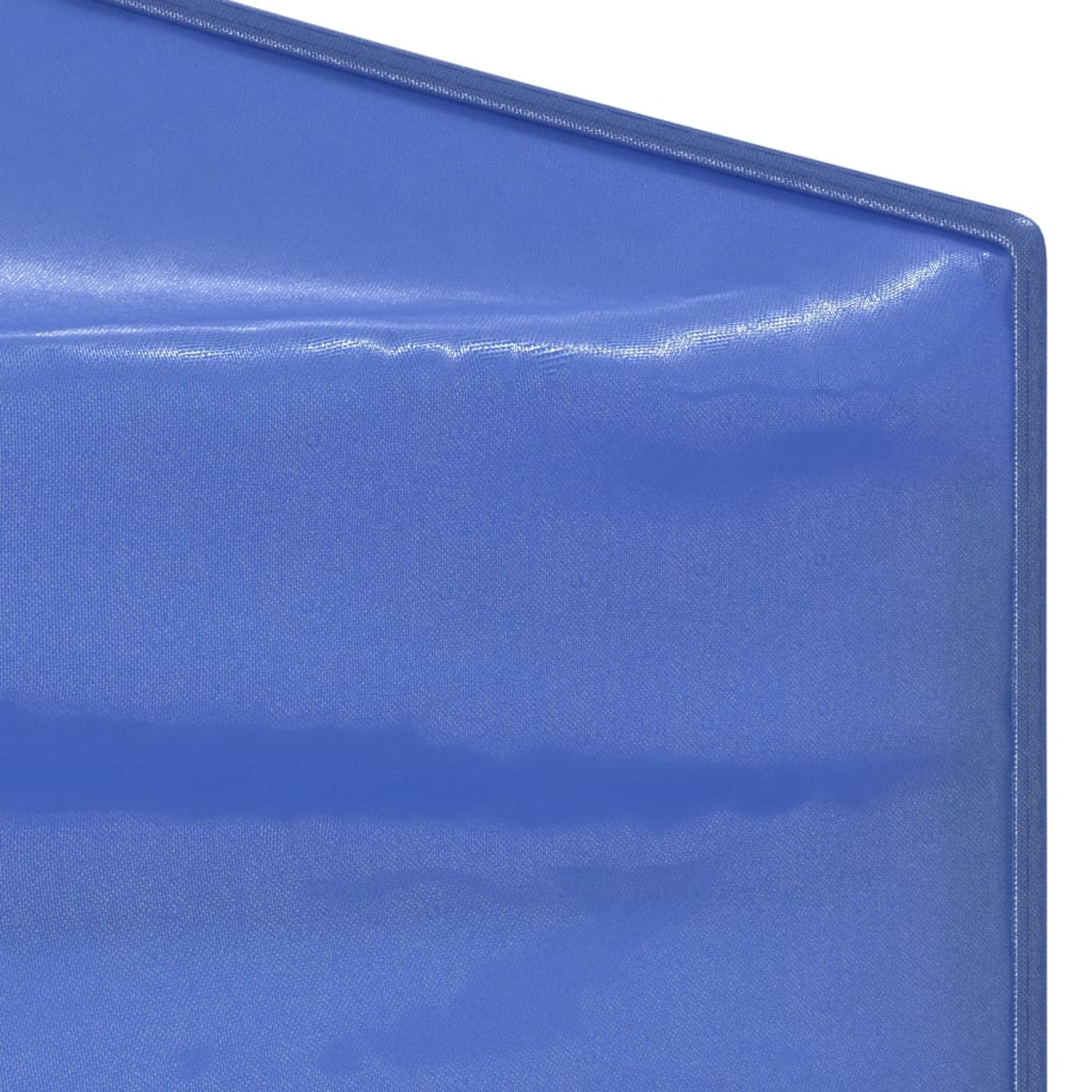 Nahaufnahme des blauen Baldachins. Fokus auf Textur und Oberfläche.