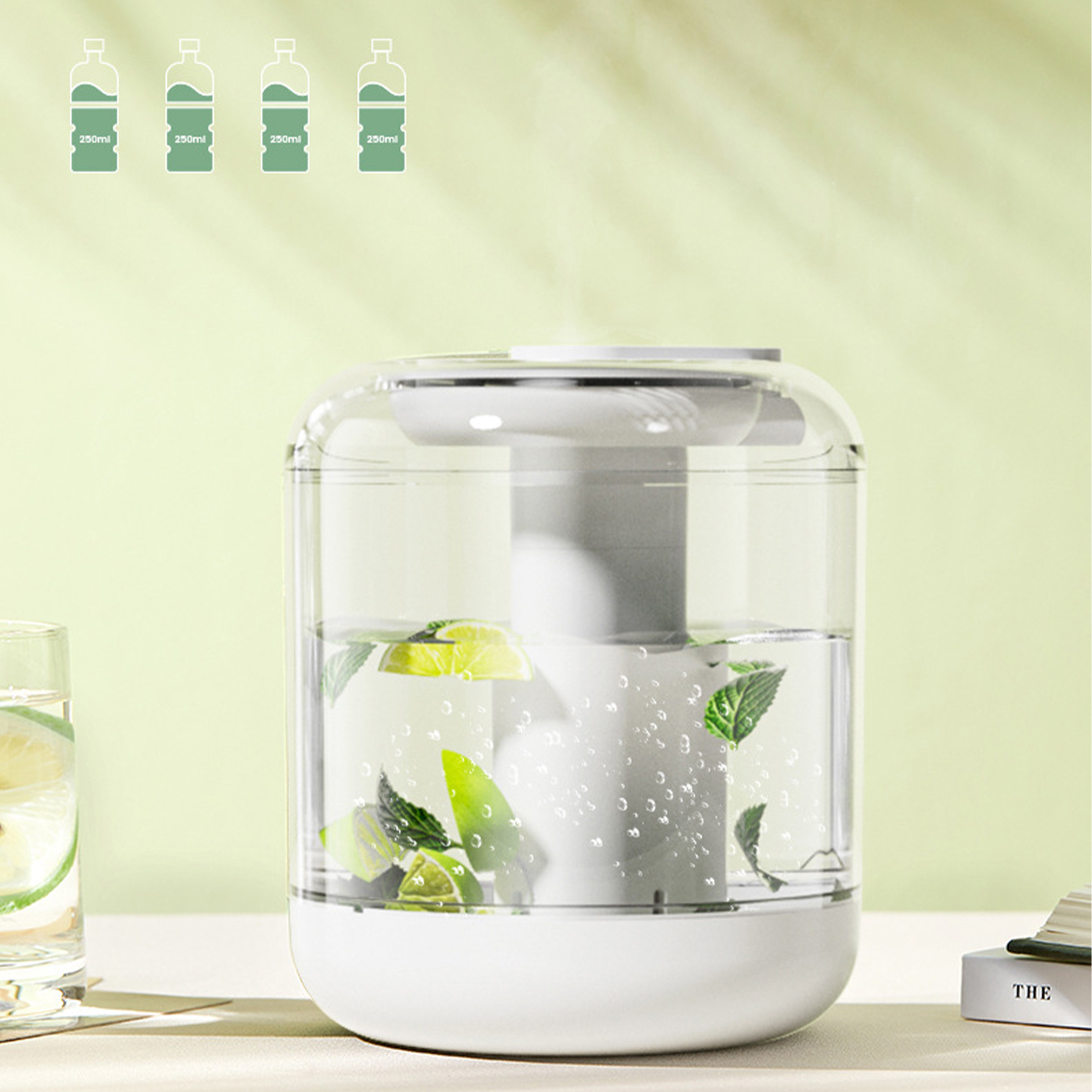 Luftbefeuchter mit Wasser, Minze und Limette. Vier Flaschen mit Wasserständen im Hintergrund.