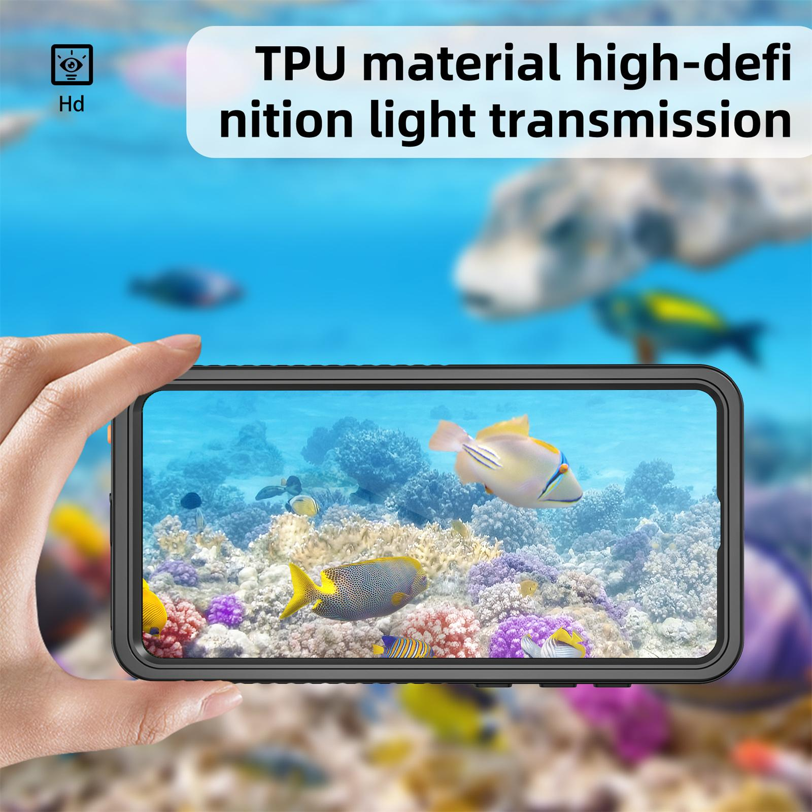 Hand hält Telefon mit Unterwasserszene mit Fischen. Text TPU-Material ist über dem Bildschirm.