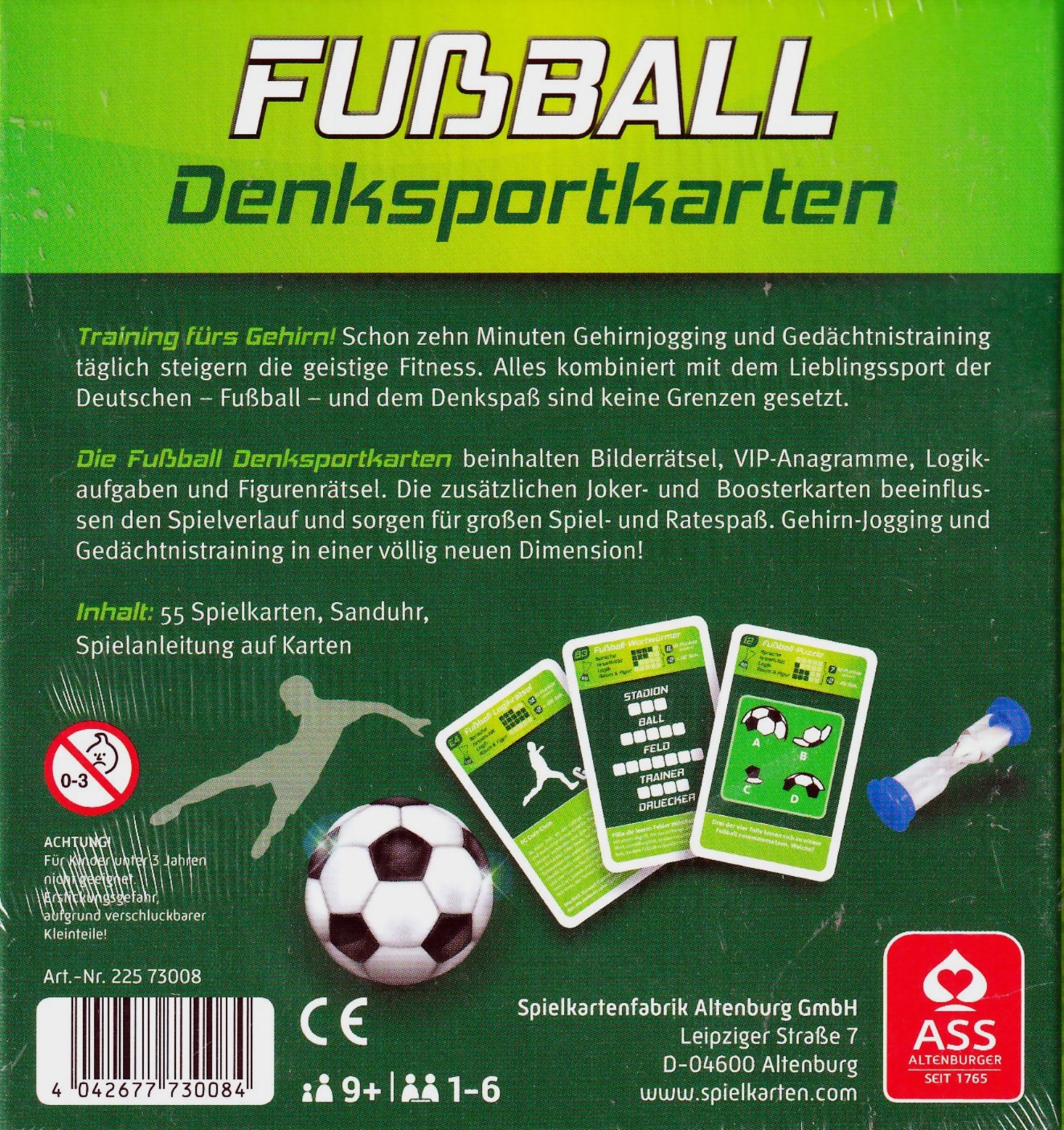 Kartenspielbox mit Fußball-Thema. Enthält Spielkarten, einen Fußball und eine Sanduhr.
