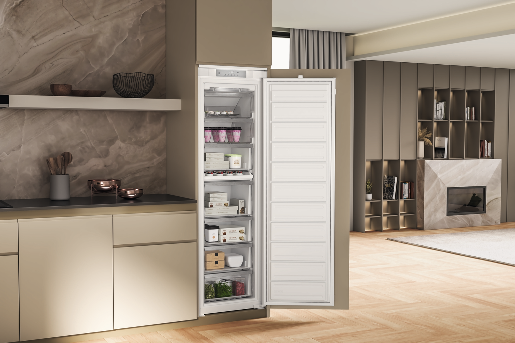 Frigorifero con interno bianco e porta aperta. Sfondo della cucina.