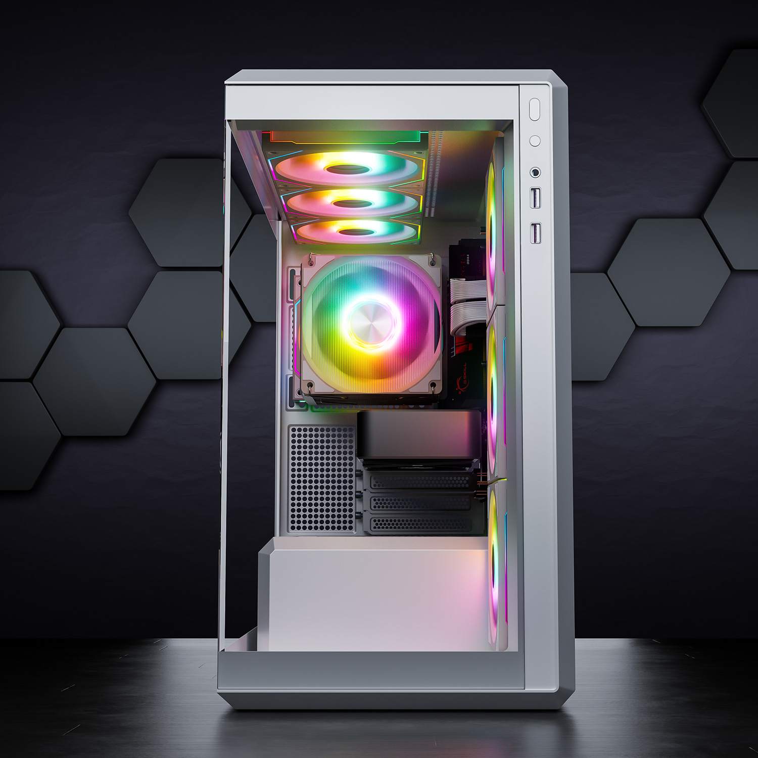 Computergehäuse mit Glasseitenwand. Lüfter mit Regenbogenlichtern innen. Dunkler Hintergrund mit Sechseckmuster.