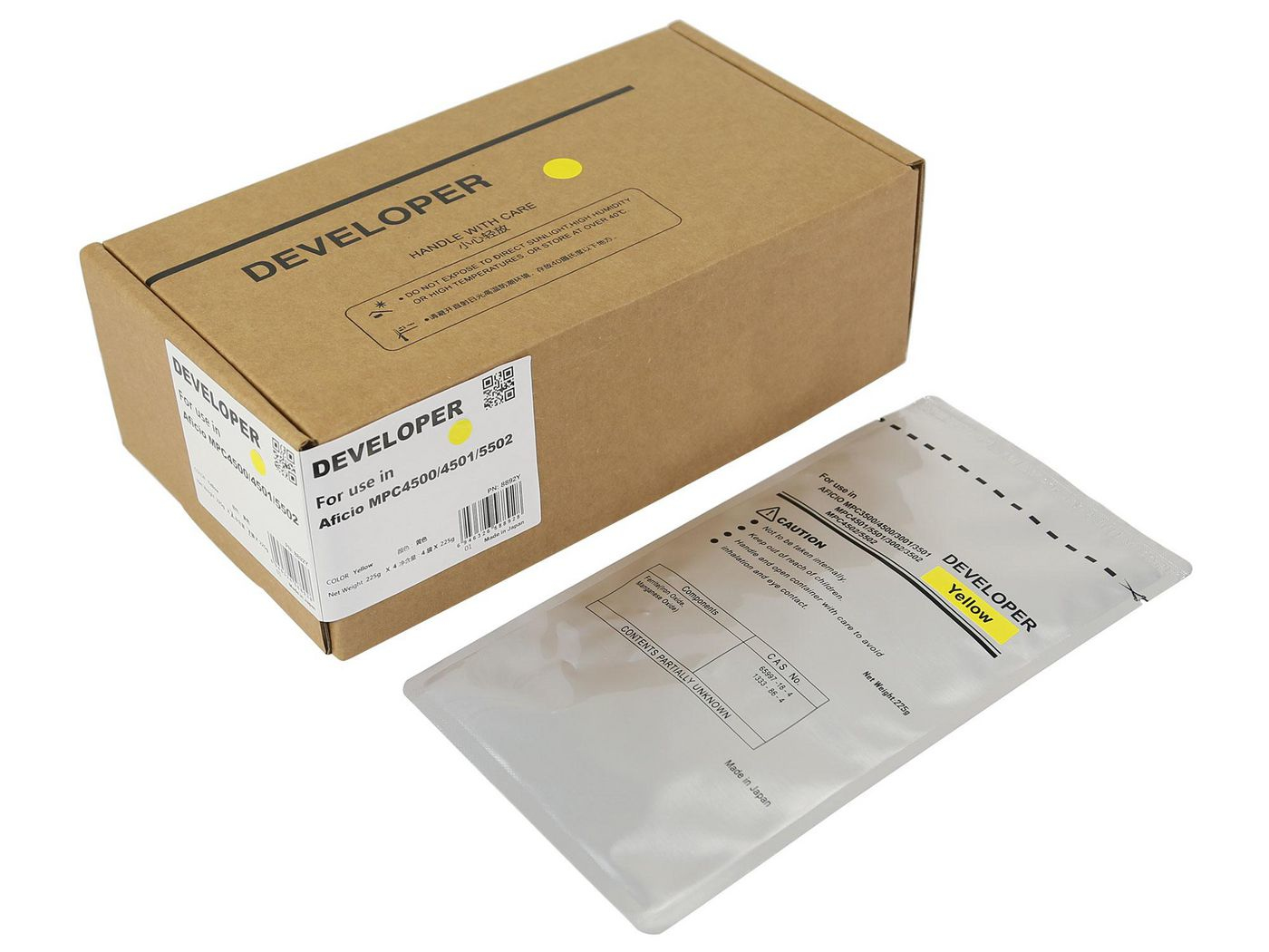 Scatola e busta di cartone con etichetta 'DEVELOPER', con adesivo giallo.