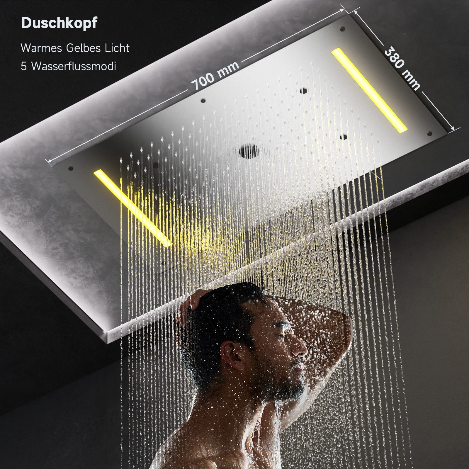 Mann duscht unter quadratischem Duschkopf mit Wasser, Abmessungen vorhanden.