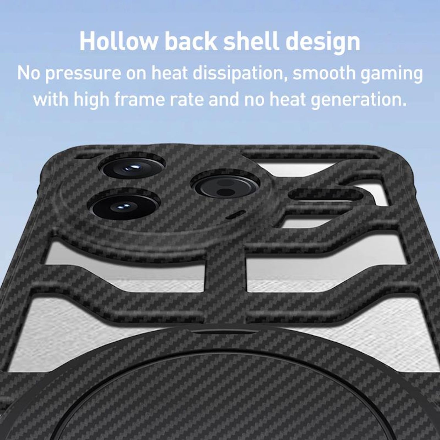 Nahaufnahme einer Handyhülle, die die Rückseite mit einem Carbonfaser-Design zeigt.