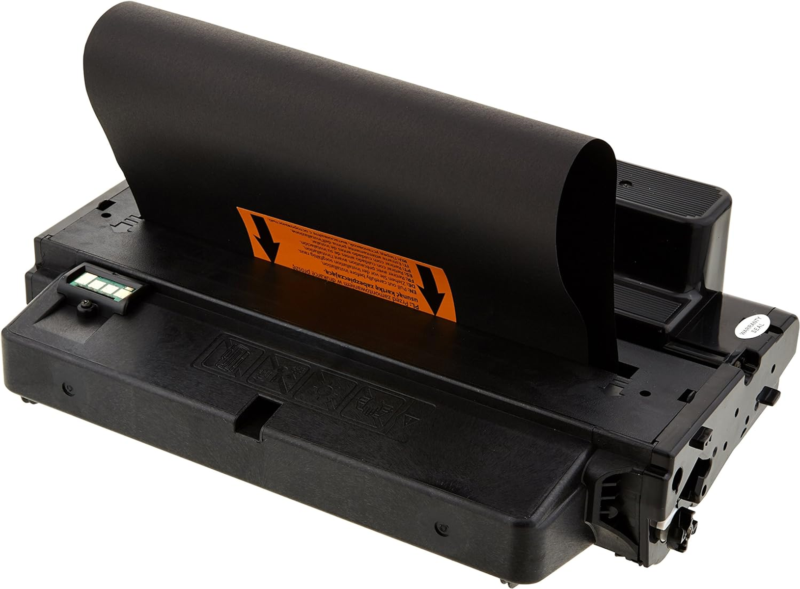 Wkład z tonerem z czarno-pomarańczową etykietą. Wkład jest czarny, a tło białe.