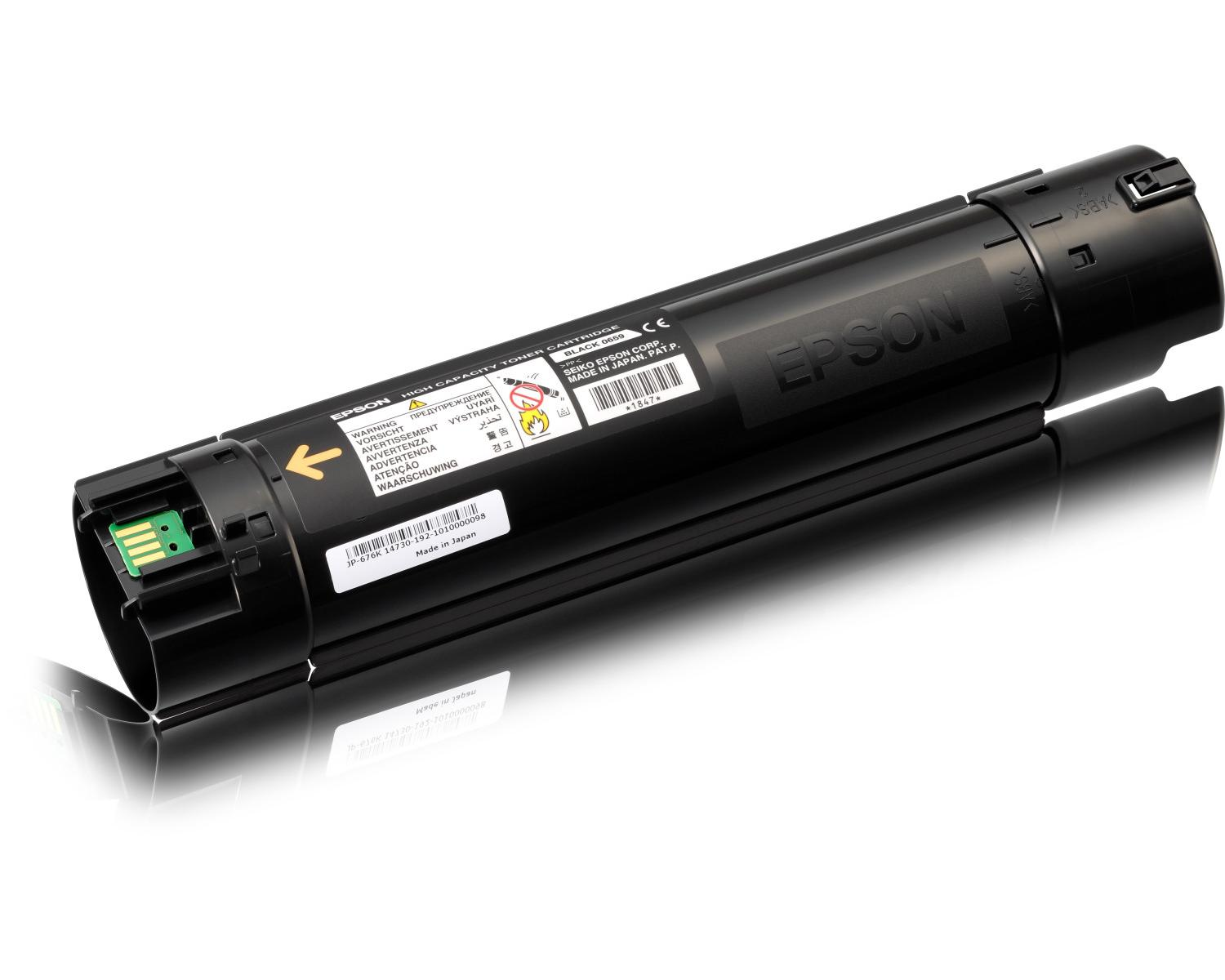 Cartuccia toner Epson nera su bianco. Vista angolata. Etichetta con testo. Freccia indica la direzione.