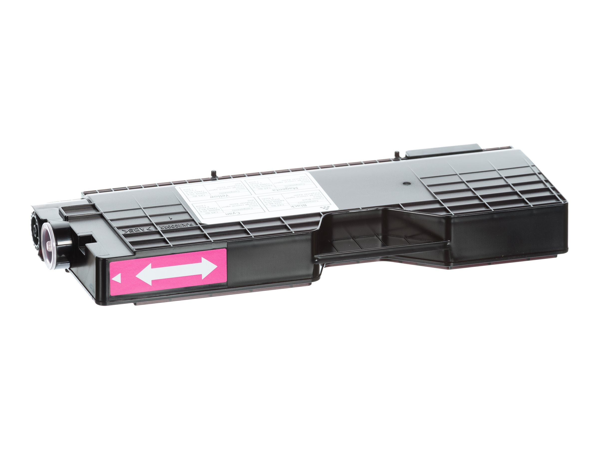 Una cartuccia della stampante nera con un'etichetta a freccia magenta. Isolato su bianco. La cartuccia è angolata verso destra.