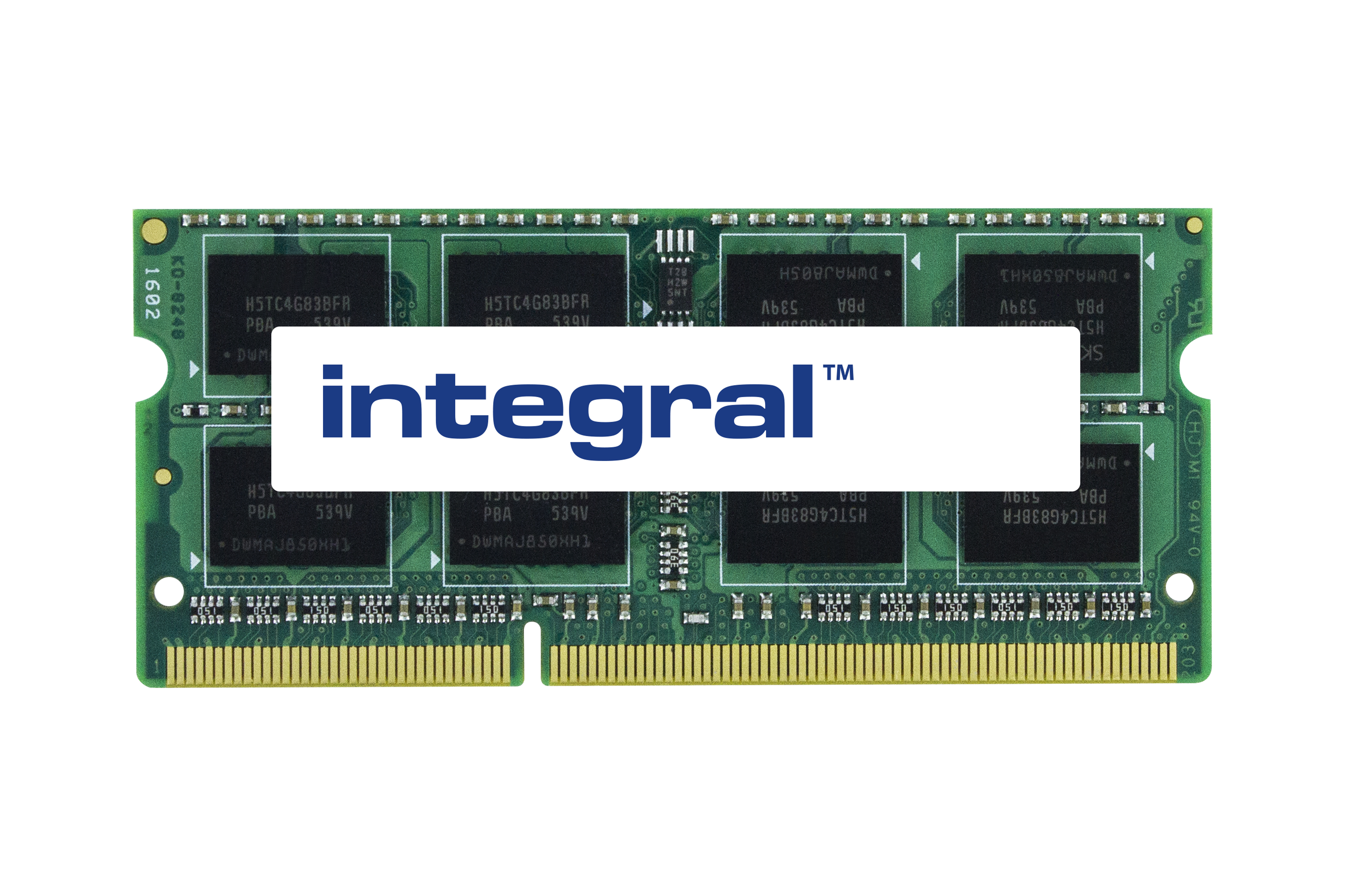 Un modulo RAM verde con logo 'integral' su sfondo bianco.