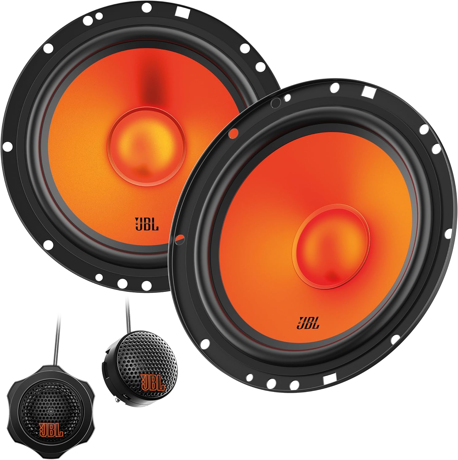 Deux enceintes JBL avec cônes orange. Les enceintes sont noires avec le logo JBL. Les cônes sont orange.