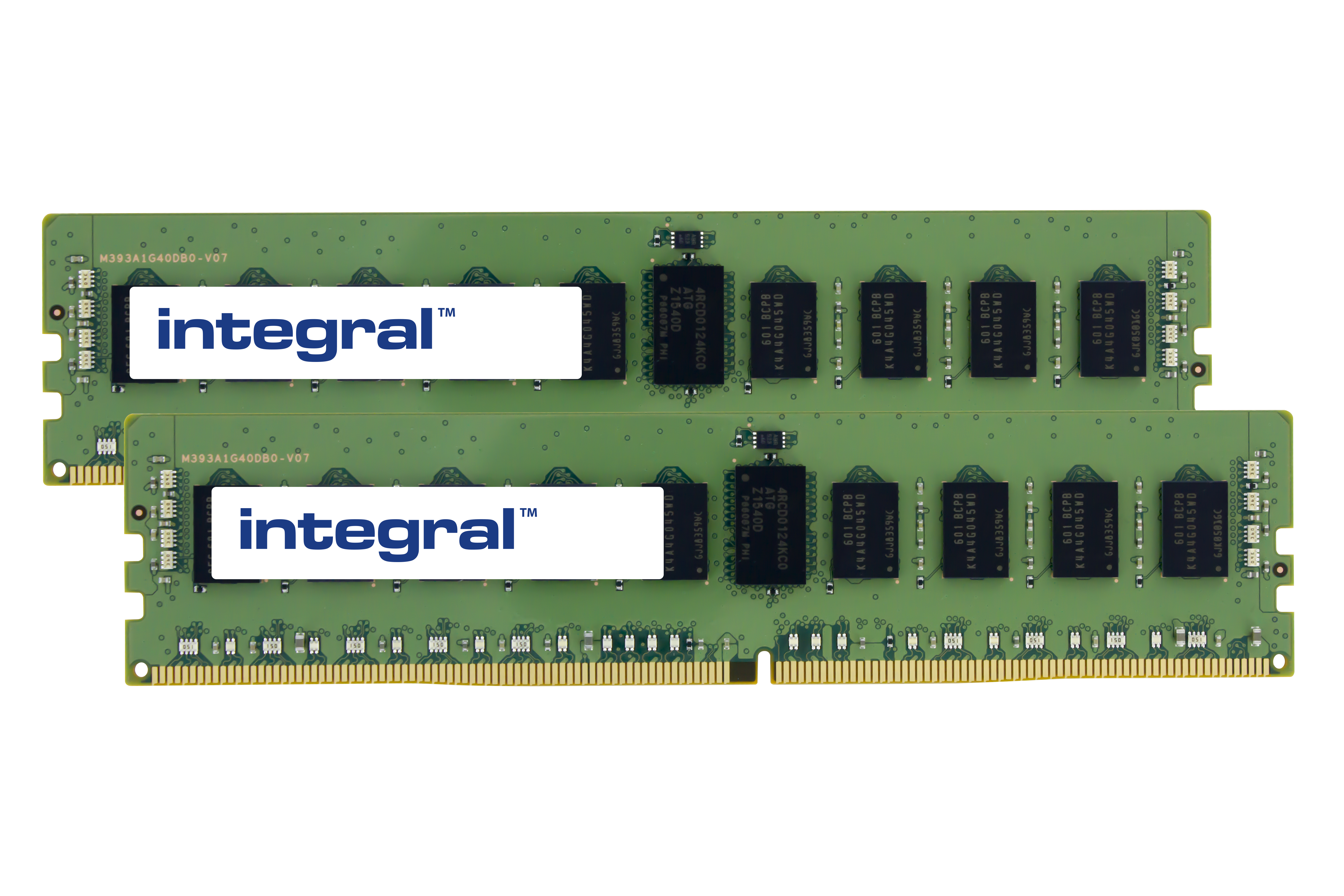 Due moduli di memoria RAM verdi con logo 'integral', disposti su sfondo bianco.