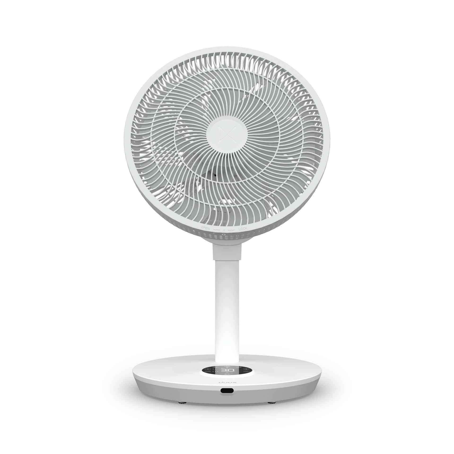 Ventilateur sur pied blanc avec tête et base rondes, isolé sur blanc.