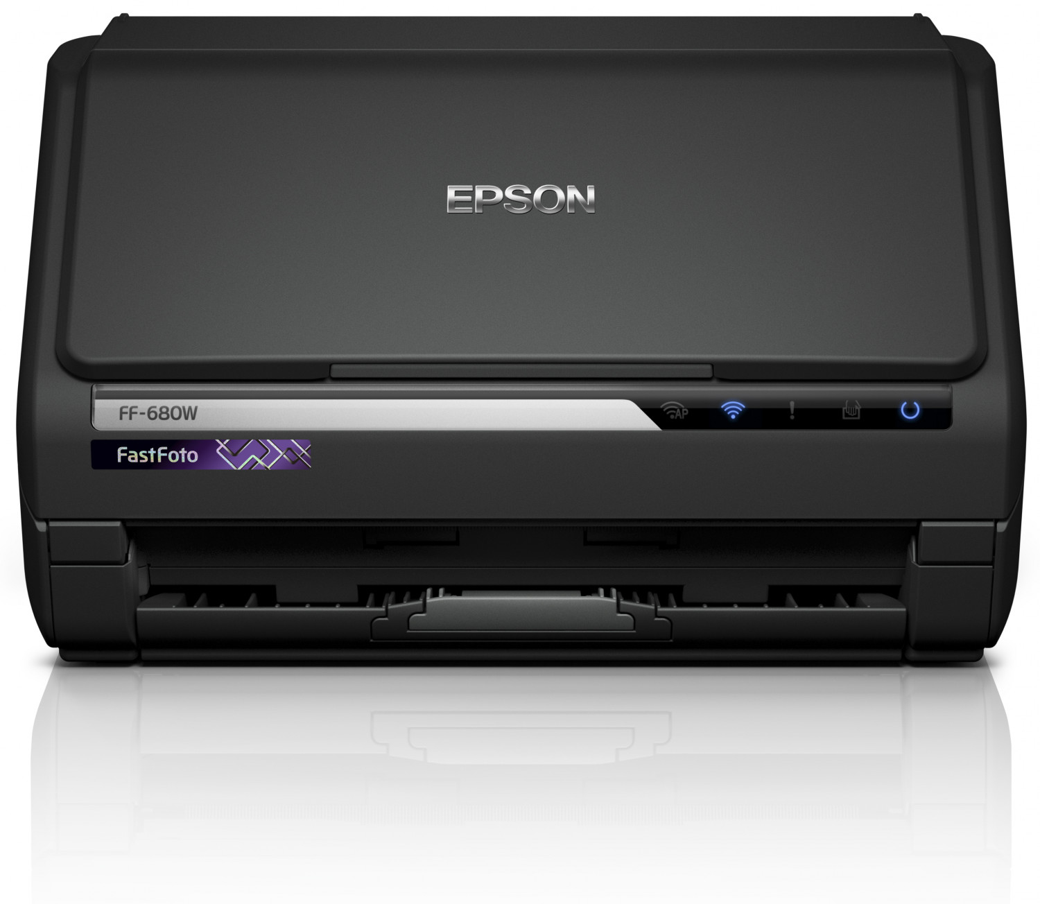 Scanner Epson FF-680W nero su bianco. Lo scanner è acceso, con luci e il logo Epson visibili.
