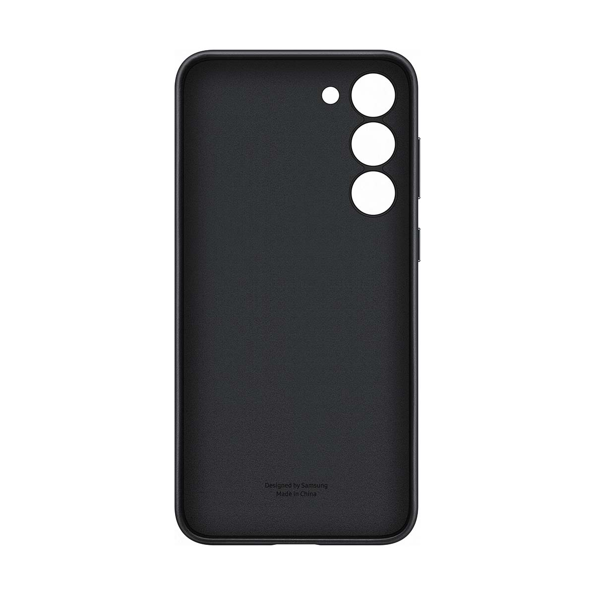 Custodia nera per telefono con tre ritagli per fotocamera. Designed by Samsung, Made in China.