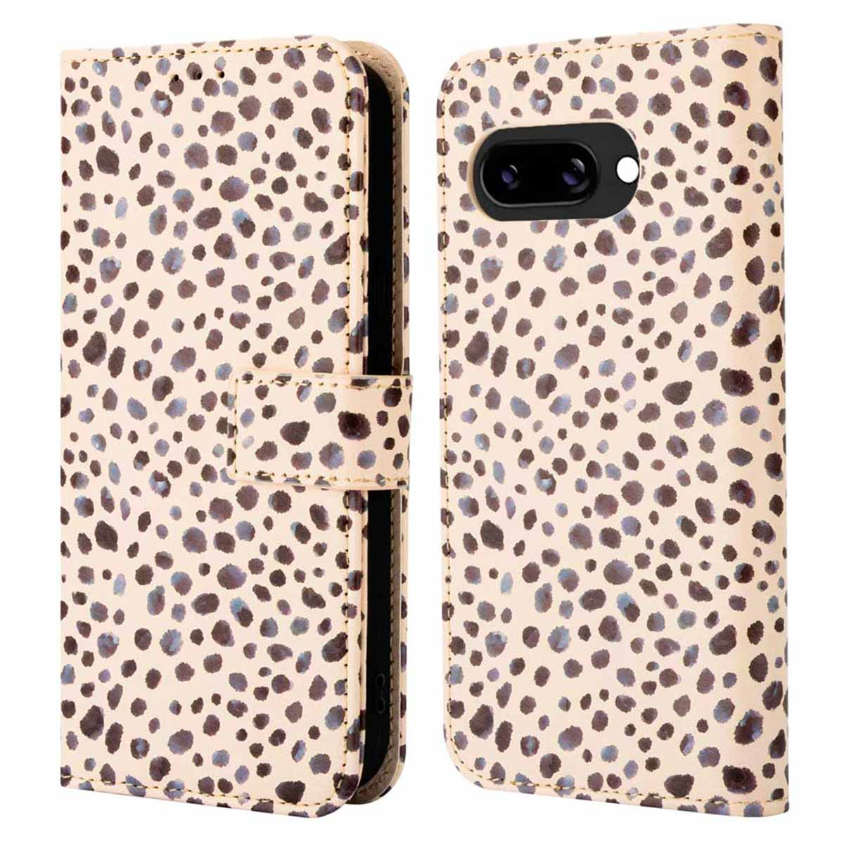 Un étui de téléphone beige avec un imprimé dalmatien. L'étui est ouvert, montrant le téléphone à l'intérieur.