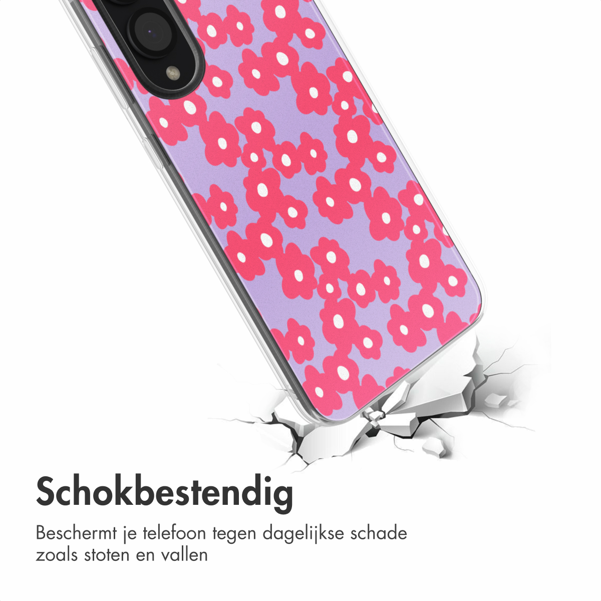 Een transparante telefoonhoes met een roze bloemenpatroon op een paarse achtergrond. De hoes is op wit.
