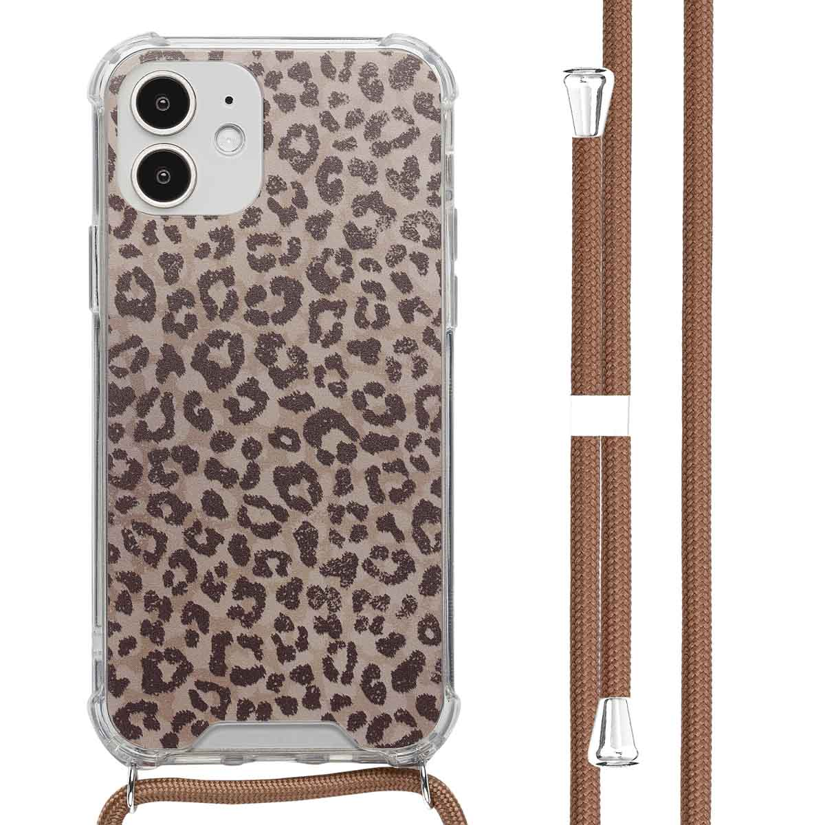 Coque de téléphone avec imprimé léopard et cordon marron.