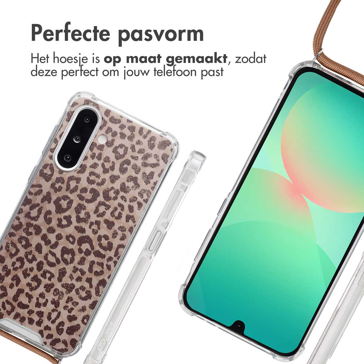 Close-up van telefoonhoesjes en telefoons. Eén heeft een luipaardprint, de ander is transparant.