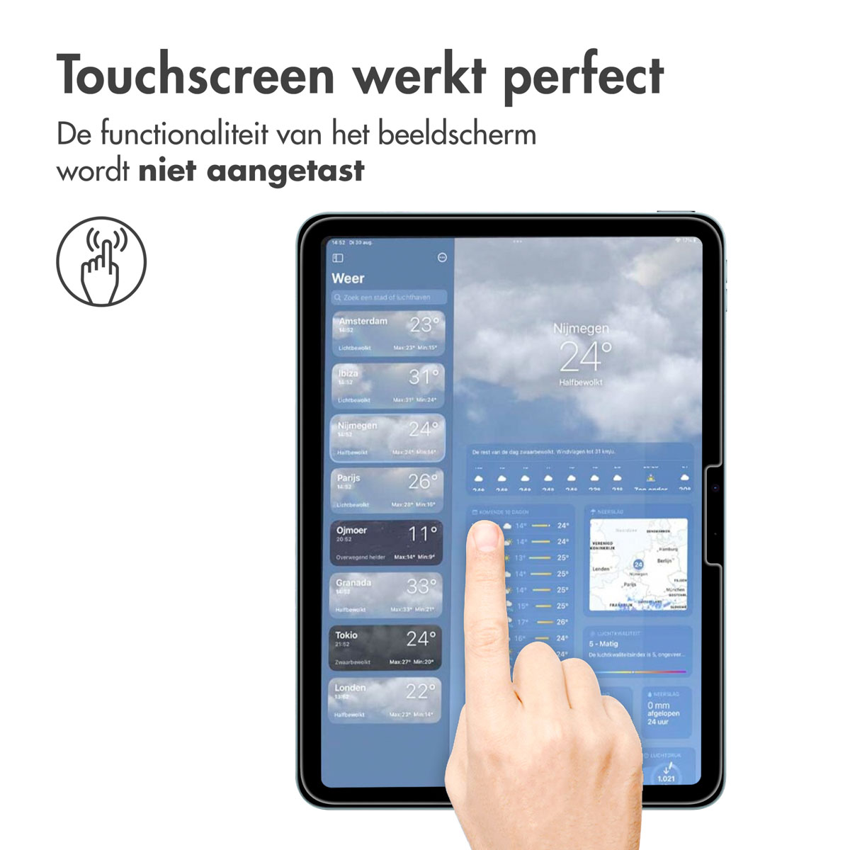 Een hand raakt een tabletscherm aan met weerdetails voor verschillende steden.