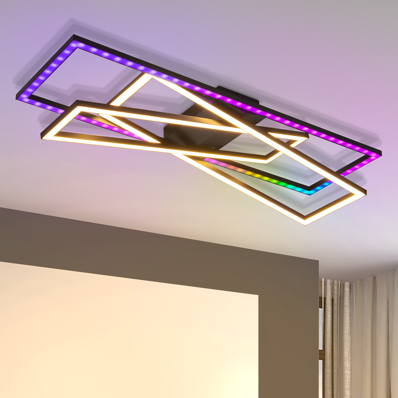 Geometryczna lampa sufitowa z kolorowymi światłami. Pokój ma nowoczesny wystrój.
