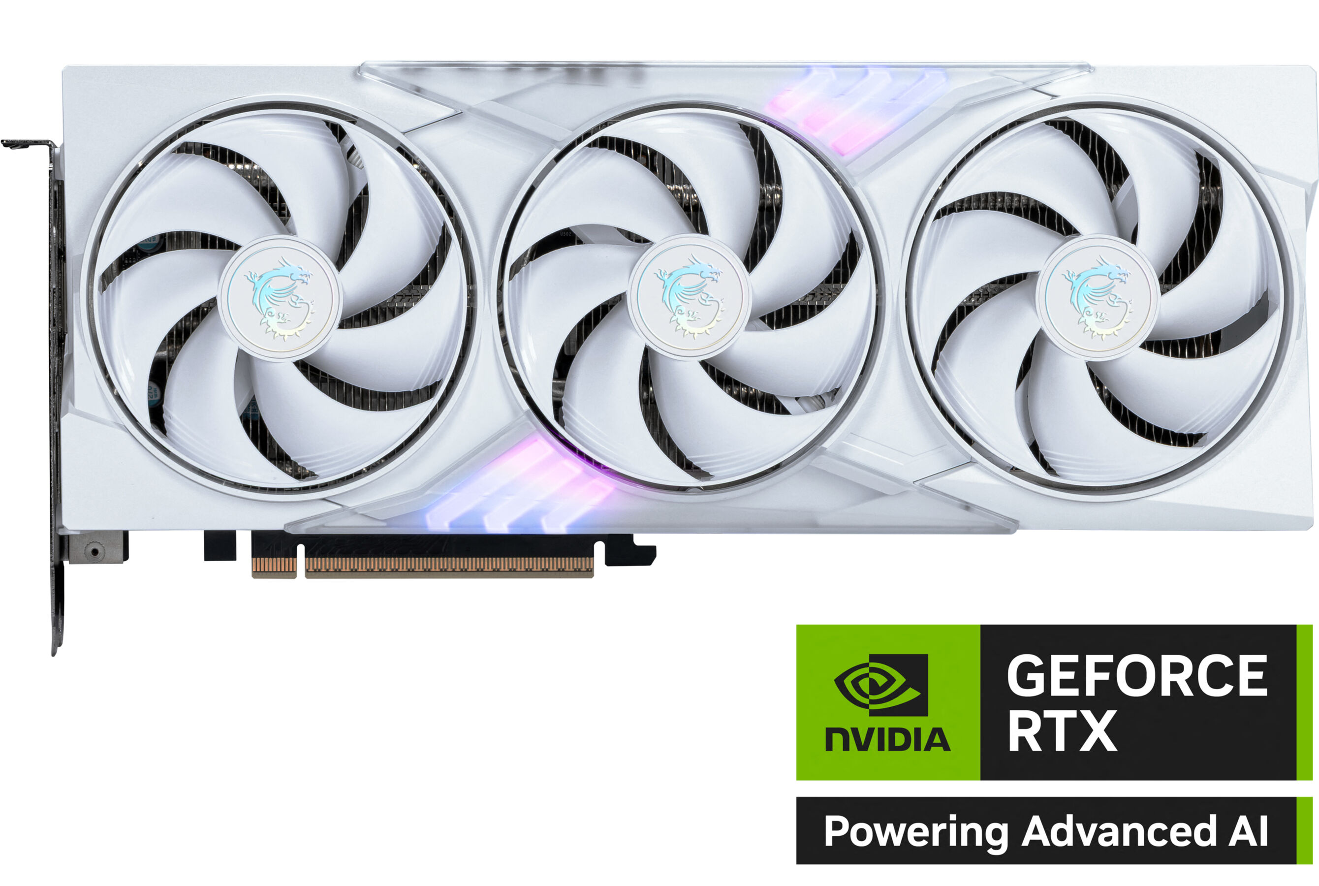 Een witte grafische kaart met drie witte ventilatoren. De tekst luidt: GEFORCE RTX en NVIDIA.